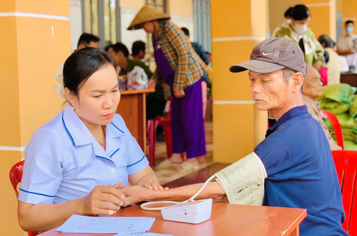 Tận tâm vì sức khỏe người dân