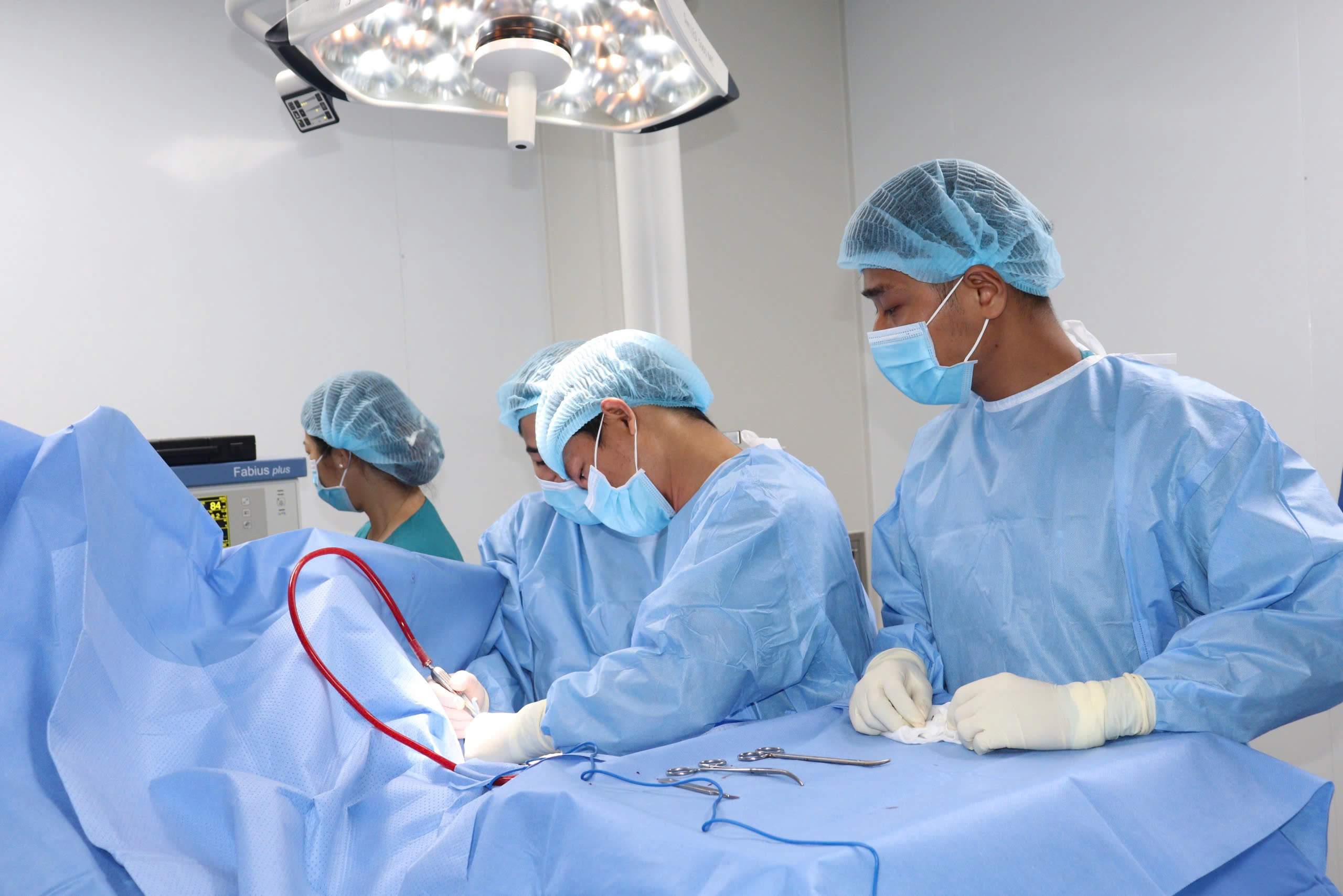 Làm chủ kỹ thuật vi phẫu, mở ra cơ hội “tái sinh” chi thể đứt lìa