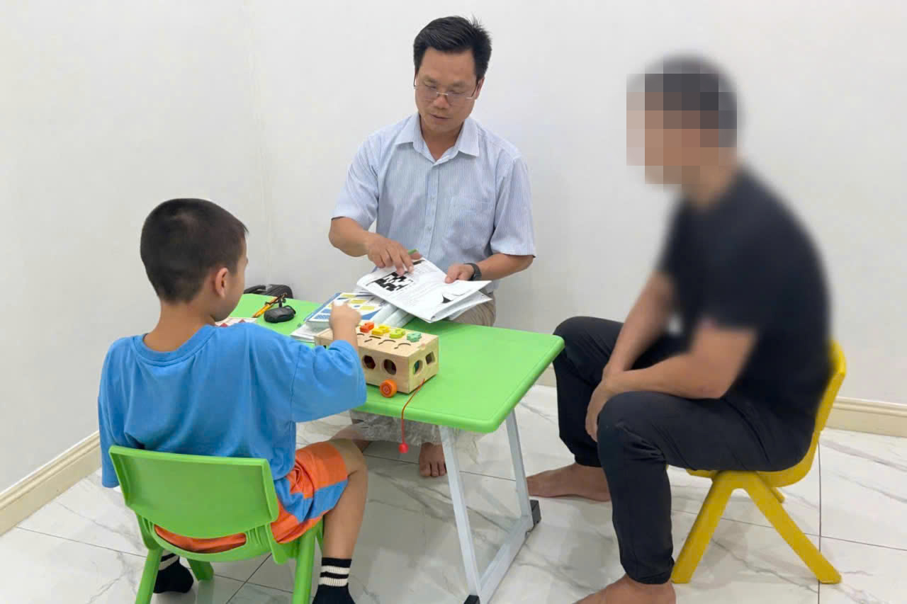 Ngày thế giới nhận thức tự kỷ 2-4: Rối loạn phổ tự kỷ cần phát hiện sớm để cải thiện tương lai trẻ