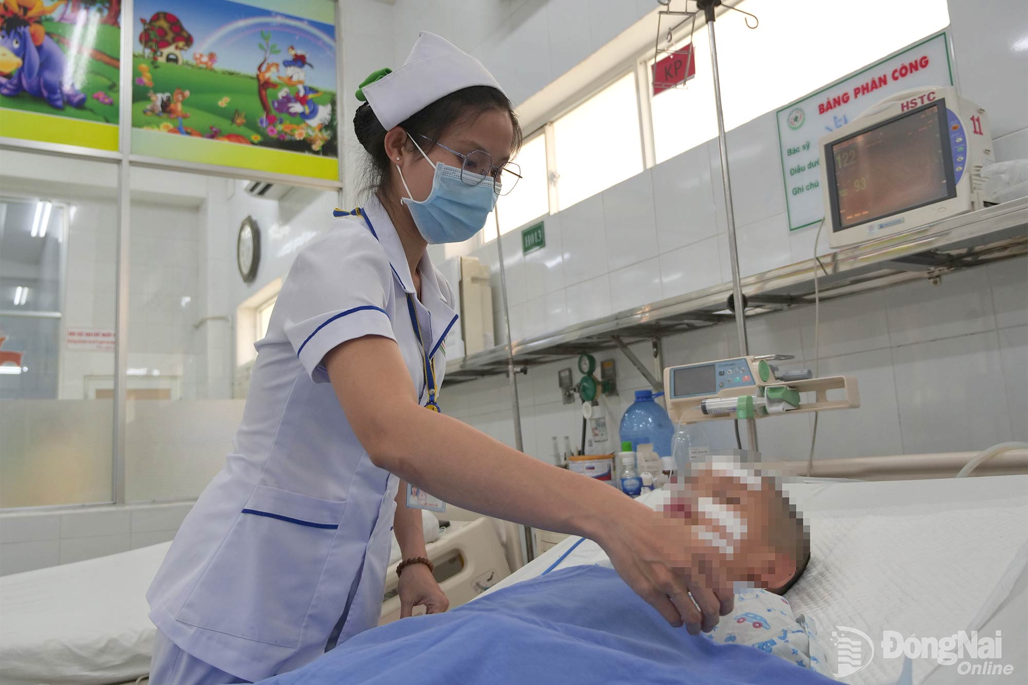 Kỷ niệm Ngày Quốc tế điều dưỡng (12-5): Tôn vinh những “trụ cột” thầm lặng của ngành y