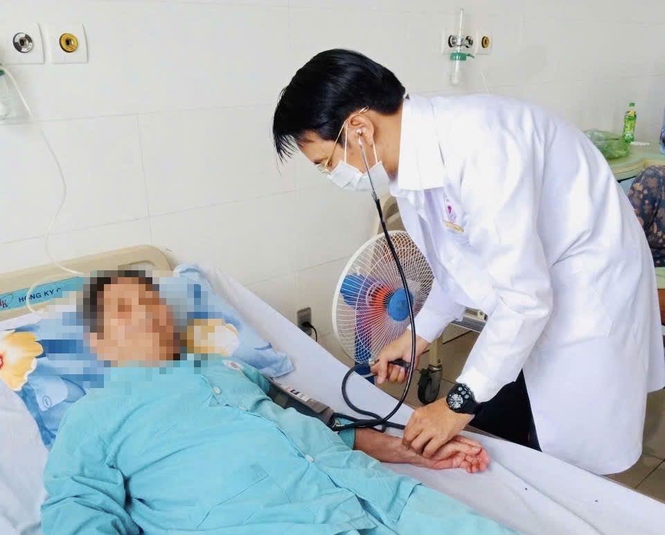 Điểm tựa cho người cao tuổi mắc nhiều bệnh nền