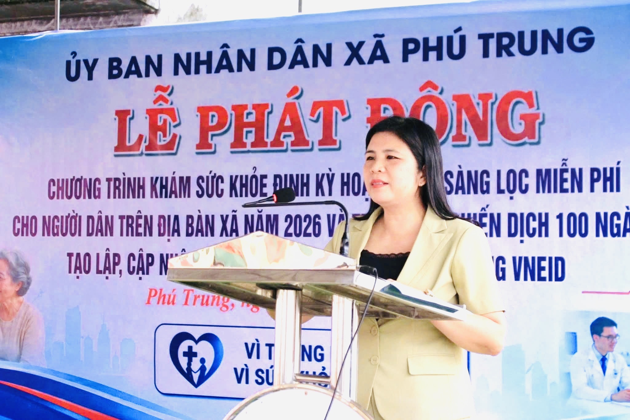 Xã Phú Trung phát động khám sức khỏe định kỳ, tạo lập Sổ sức khỏe điện tử trên VNeID