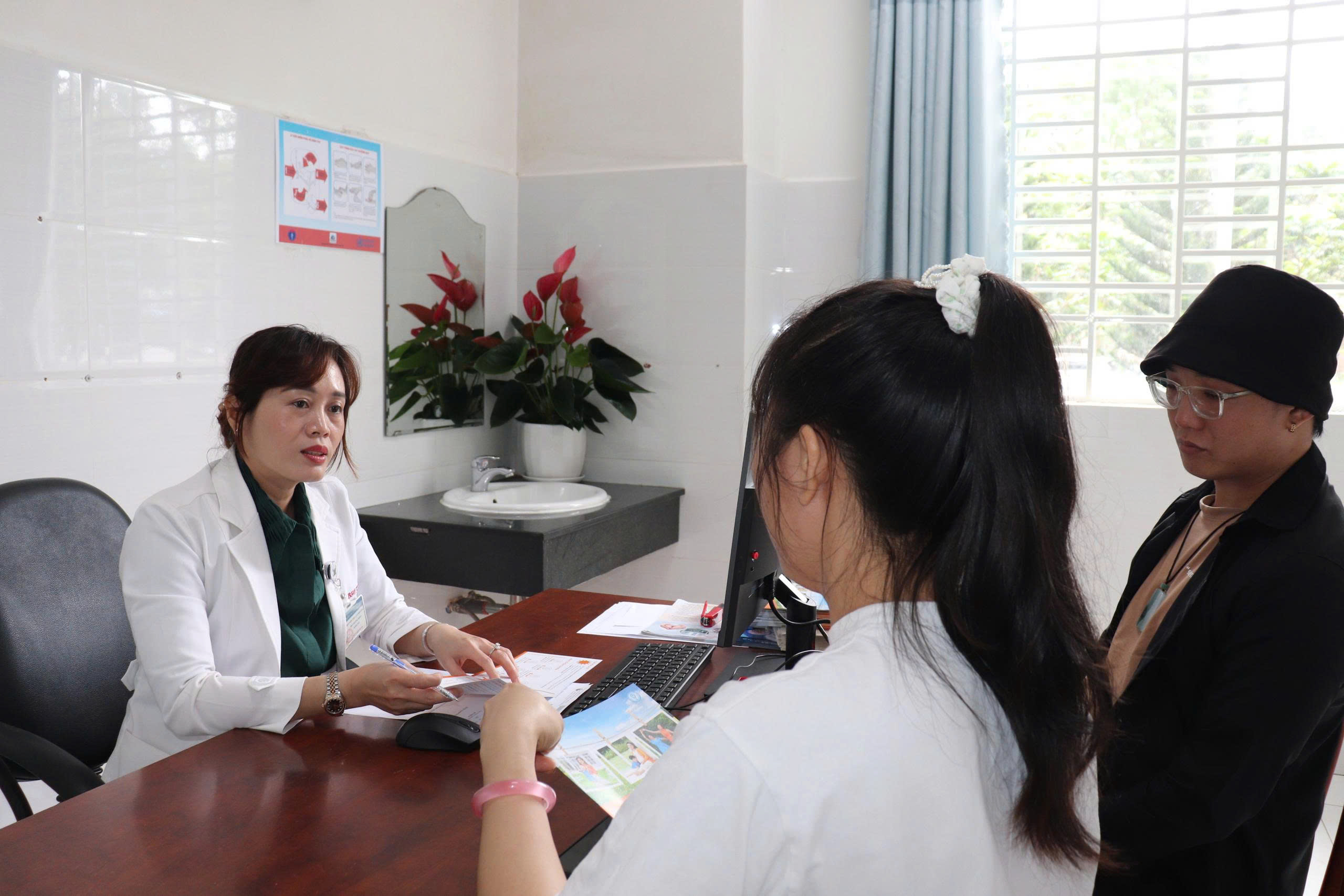 Chủ động sàng lọc để phòng ngừa ung thư cổ tử cung