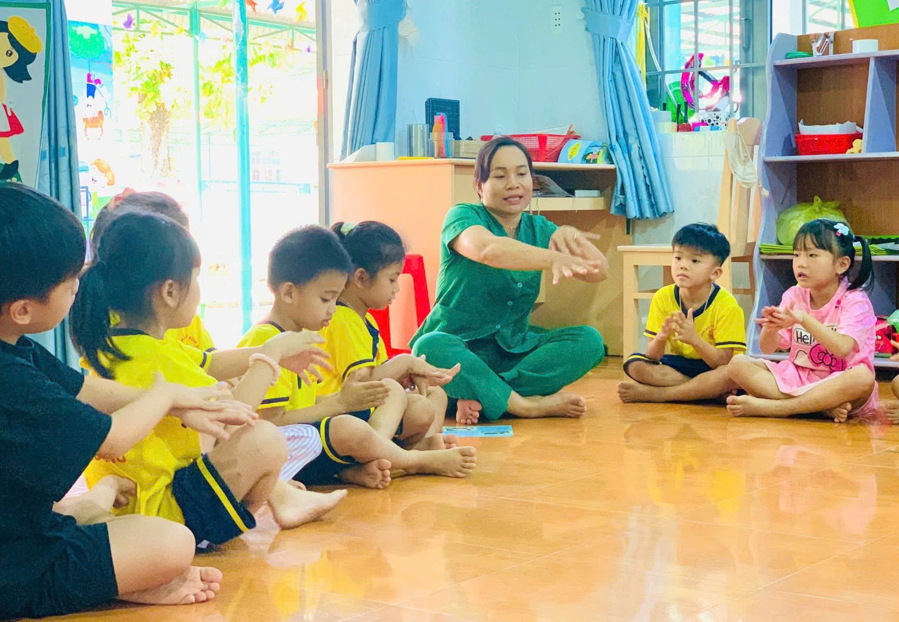 Chủ động phòng tay chân miệng khi trẻ trở lại trường