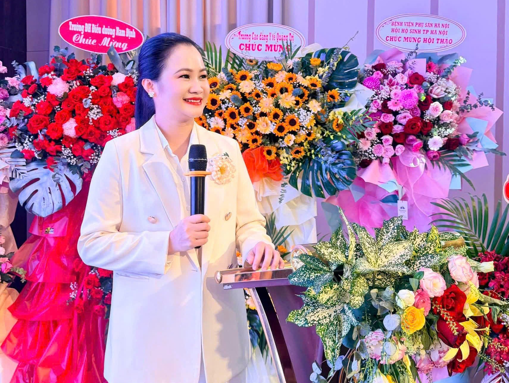 ​Tiền mãn kinh và Mãn kinh: Hiểu đúng, sống khỏe, an nhiên