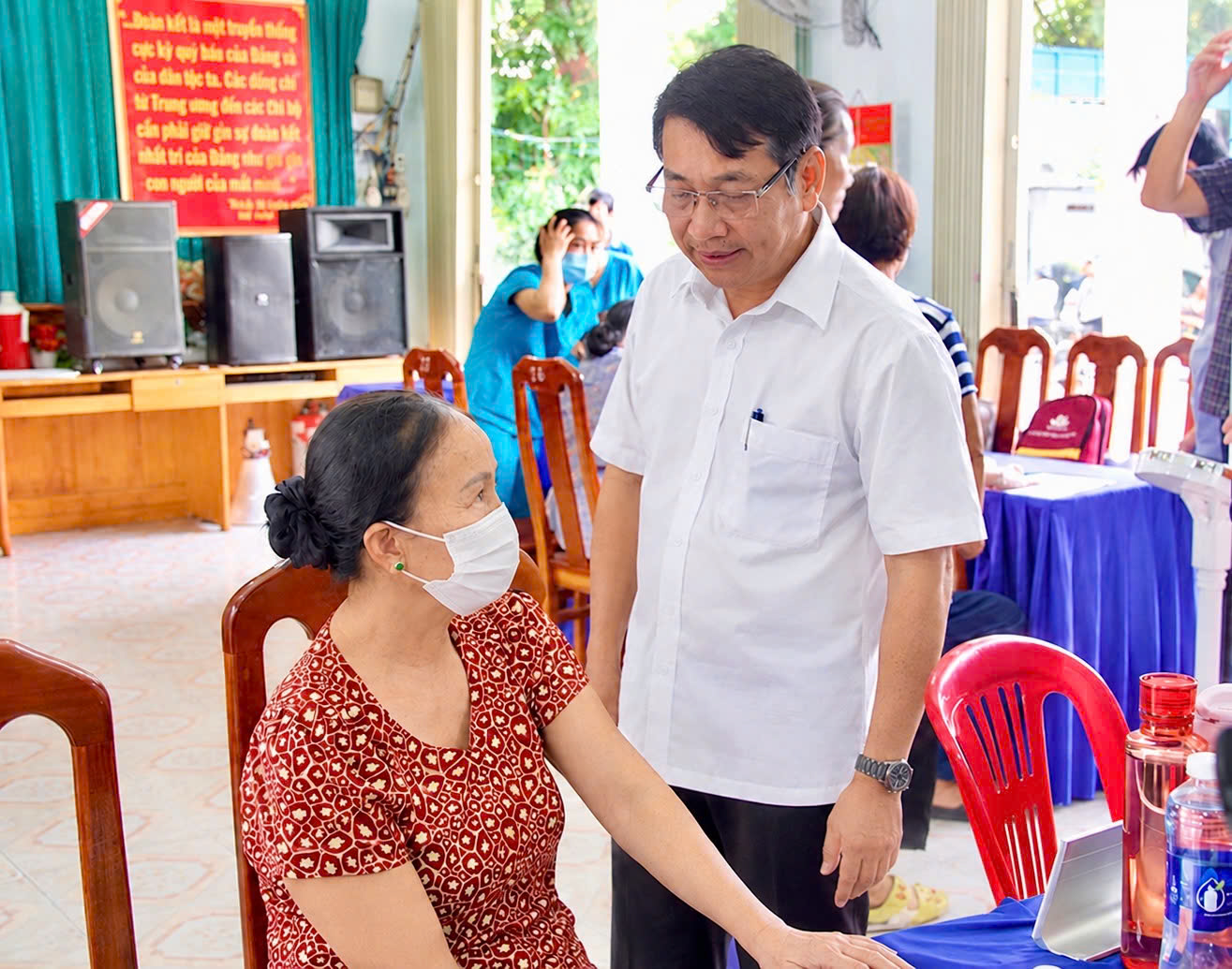 CDC Đồng Nai khám sức khỏe định kỳ cho 600 người dân khu phố Bình Thiền, phường Trấn Biên